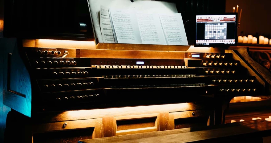 «Ночь перед Рождеством при свечах. Армянский дудук, орган, саксофон»